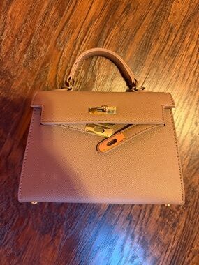 Top-Handle Women’s Leather Satchel in Tan